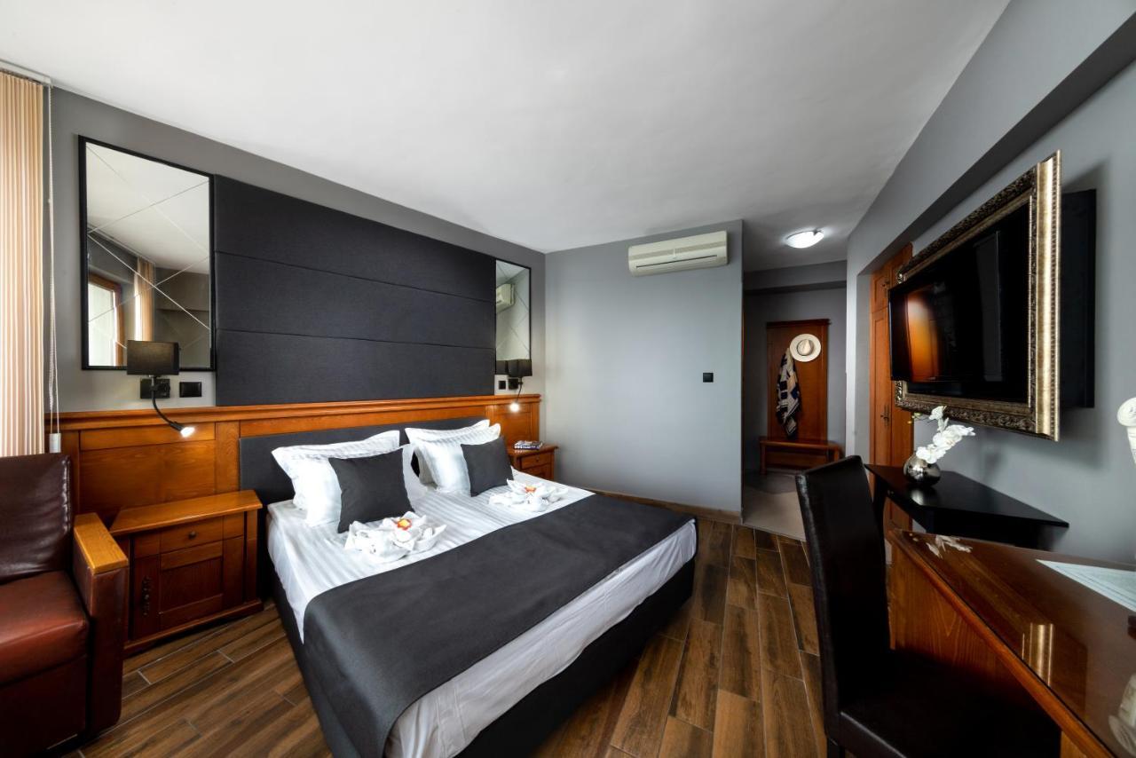 Petrov Family Hotel نيسيبار المظهر الخارجي الصورة